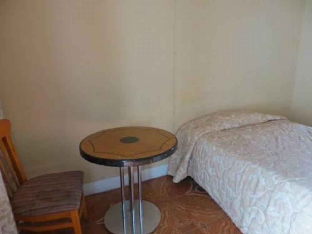 Economy Motel Image 25