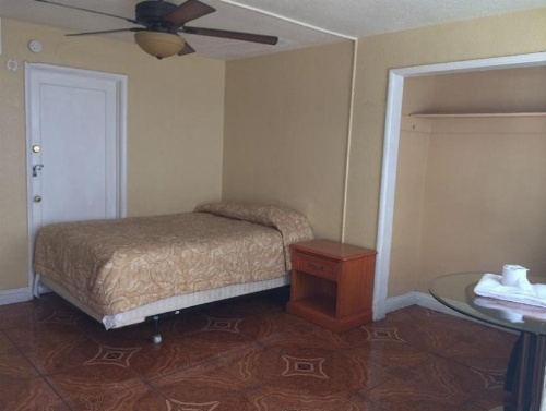 Economy Motel image 5